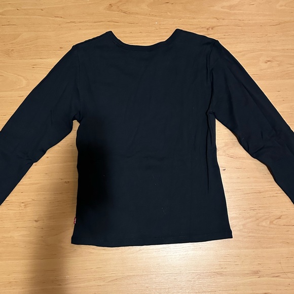 Levi’s black long sleeve graphic tee - Picture 2 of 6